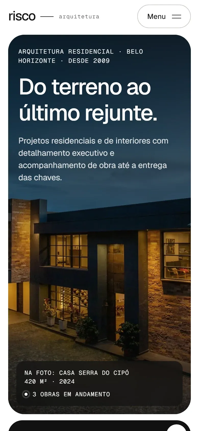 Versão mobile da abertura do site Risco Arquitetura.